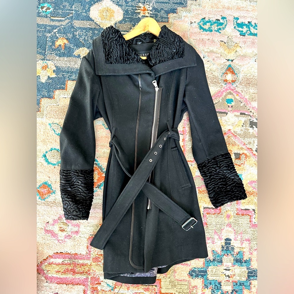 GORGEOUS GUESS PEACOAT JACKET IN SIZE LARGE